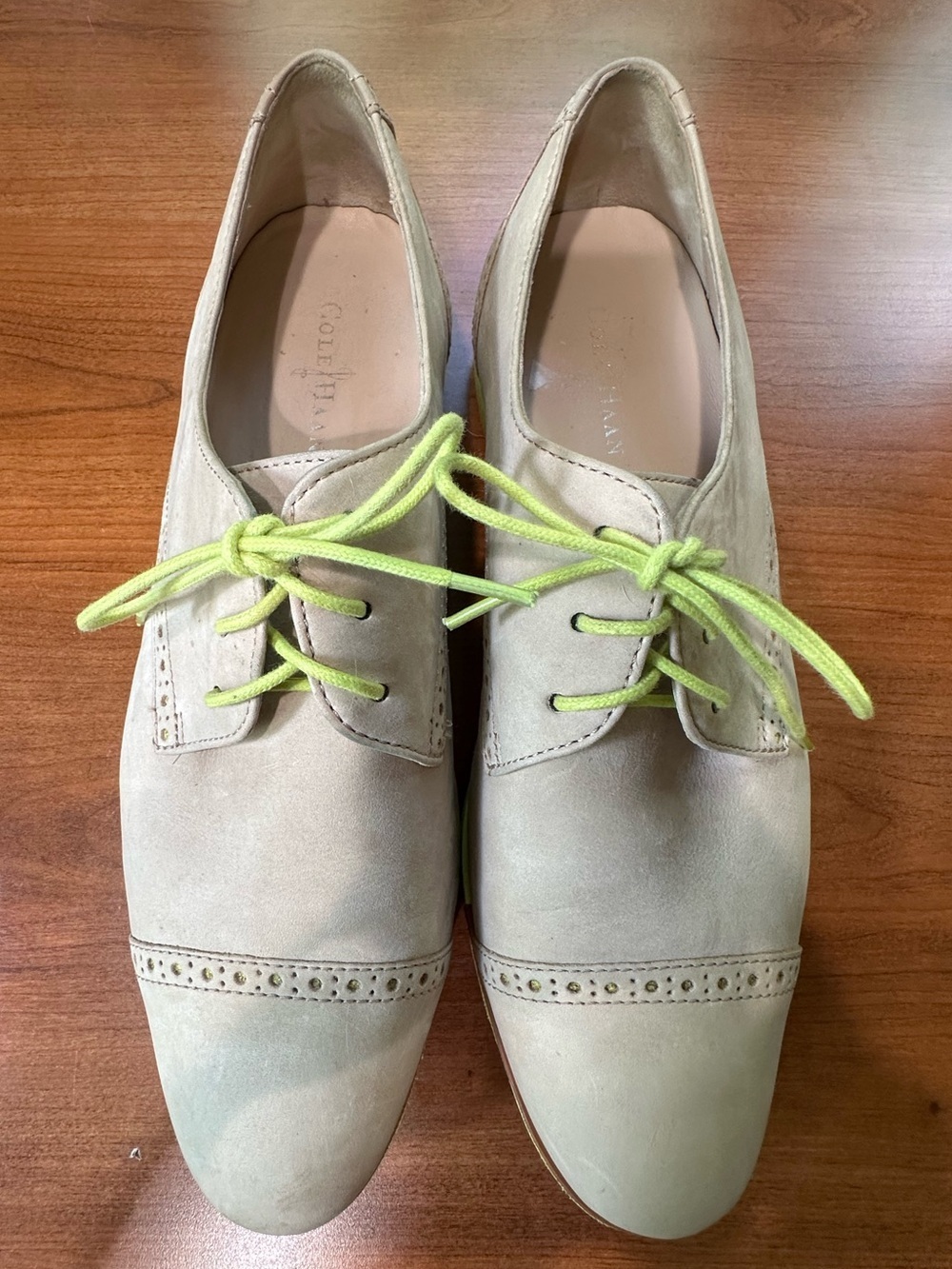 Cole Haan Gramercy Beige Suede Oxford Shoes with Neon Yellow Laces Sz 9